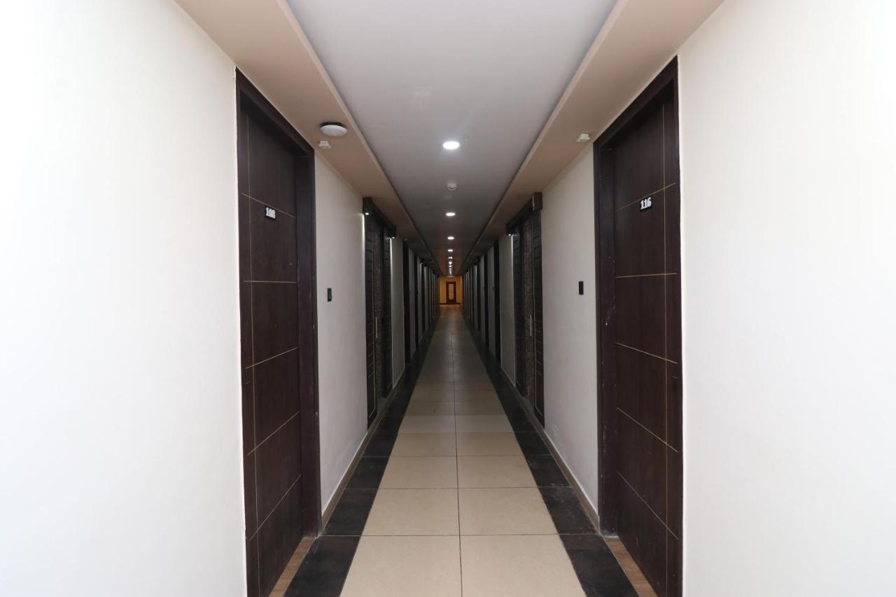 Oyo 33387 Laxmi Lawn And Resort Suite Lucknow Exterior foto